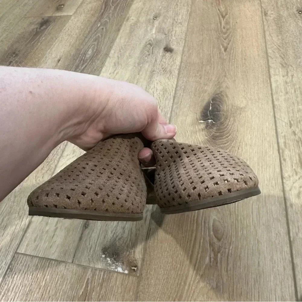 Lucky Brand Carthy Tan Leather Suede Perforated Loafer Flat Size 6 NWOT